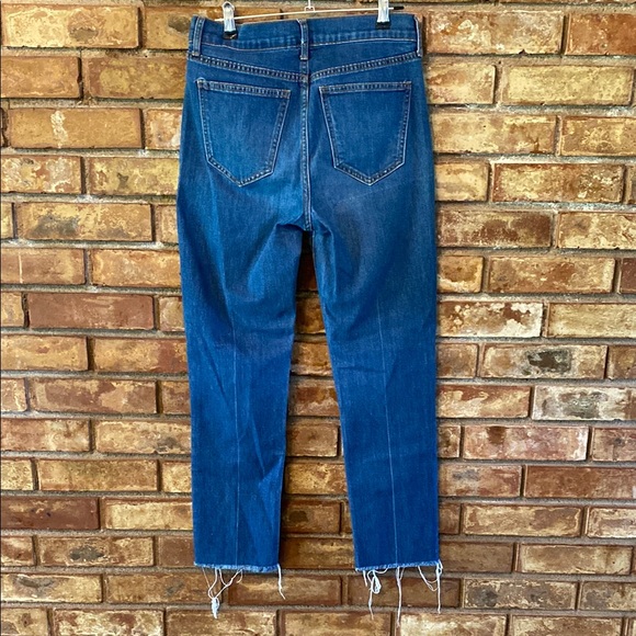 Old Navy Blue Ankle Cropped Jeans with Raw Hems - Picture 7 of 9